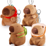 Capybara - Paquete de 4 llaveros de peluche, juguetes de peluche Capybara con accesorios de ropa, regalos de fiesta de cumpleaños para el aula, regalos para niños